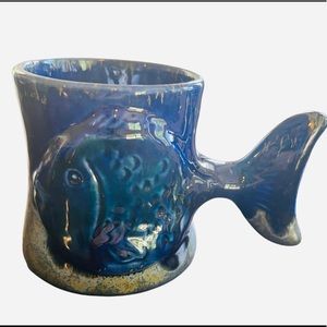 Fish tail handle mug